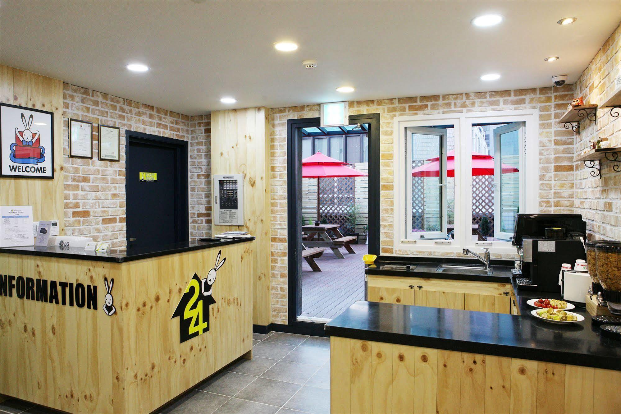 24 Guesthouse Myeongdong Avenue Soul Exteriér fotografie